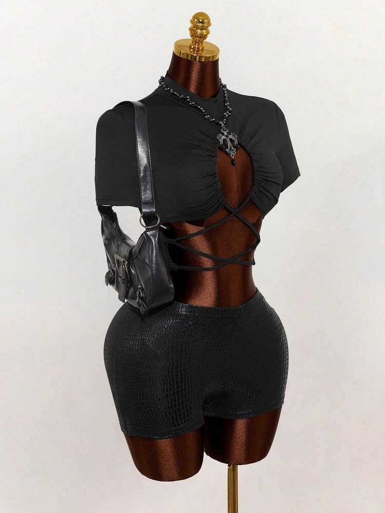 Mistrie 新款女士性感圆领短袖紧身T恤，胸前镂空褶皱设计，吊带款式，短款露脐上衣，适合夜店穿着。时尚火辣的女孩必备单品。 - 黑色 - 查看 4