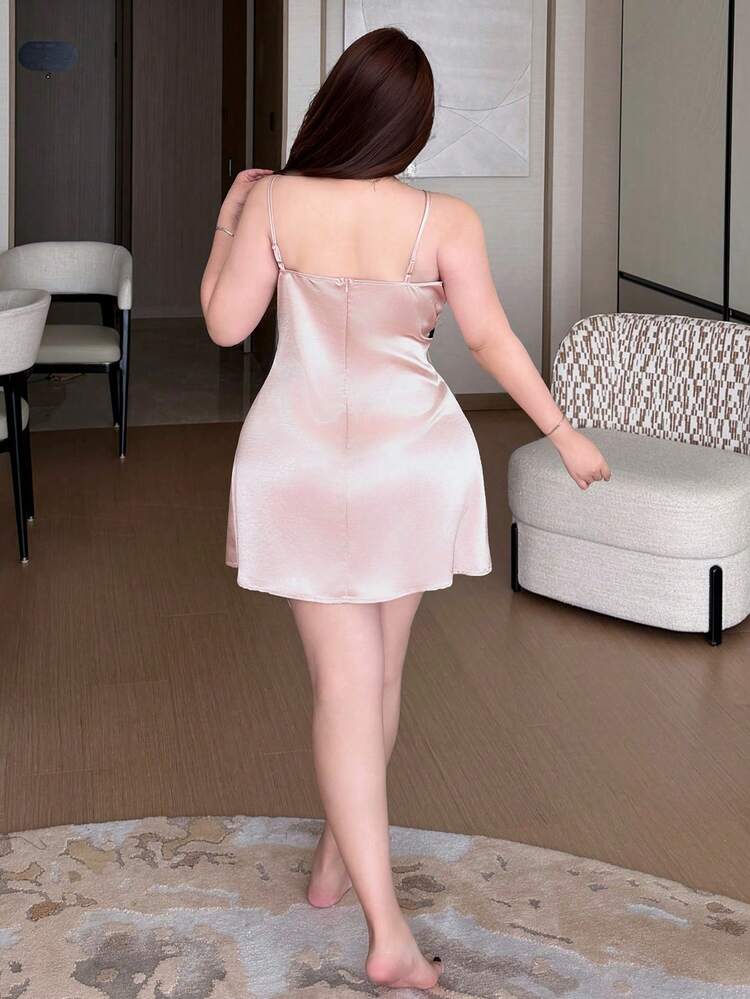 Dazy Plus Plus Size Contrast Color Lace Patchwork Hollow Out Elegant Camisole Nightgown