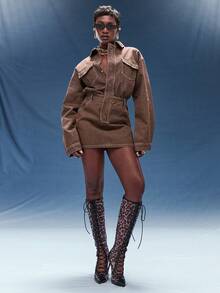 Normani 收腰牛仔翻盖口袋按扣牛仔迷你连衣裙 - 棕色 - 查看 3