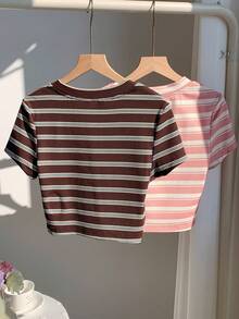 CovetEZ 棕粉条纹女士休闲两件套，圆领短袖T恤，质感面料，适合夏季、度假、居家休闲、聚会、返校季、毕业季、节日季、音乐节、运动比赛等场合。条纹T恤，女士短袖上衣，夏季女士上衣，女士T恤。 - 彩色 - 查看 2