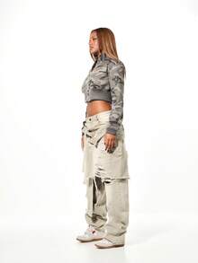 SUMWON WOMEN Áo khoác denim nữ dáng ngắn họa tiết rằn ri, cổ tay bo gân và khóa kéo, kiểu dáng quân đội, thích hợp cho mùa thu đông. - Xám - Xem 3