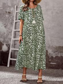 EMERY ROSE Đầm tay ngắn cổ tròn in họa tiết toàn thân cỡ lớn, kiểu dáng thường ngày, thích hợp cho kỳ nghỉ. - Nhiều màu - Xem 1