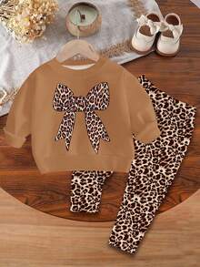 女婴休闲复古豹纹蝴蝶结设计加厚圆领长袖卫衣和打底裤套装，卡其色，适合秋冬季节穿着。棕色系女童猎豹纹套装，带蝴蝶结的女婴秋季服装，女婴豹纹套装 - 彩色 - 查看 3