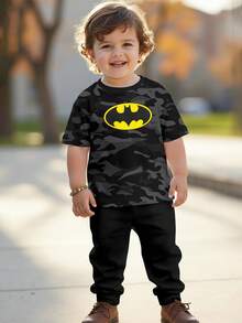 BATMAN X SHEIN 两件套男童休闲宽松舒适运动风经典酷炫logo印花圆领短袖T恤和抽绳裤，适合粉丝，春夏秋季穿着。 - 彩色 - 查看 2