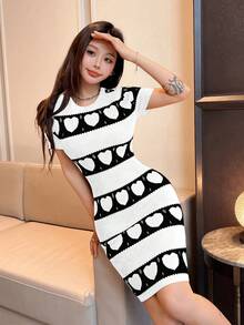 SHEIN Unity 女士心形图案圆领修身短袖毛衣连衣裙 - 黑與白 - 查看 3