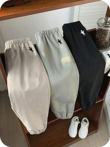 SHEIN 3件套男童休闲运动街头风可爱度假运动裤套装，黑色、卡其色、绿色，适合日常穿着、上学、外出、运动，春夏秋冬皆宜。 - 彩色 - 查看 1