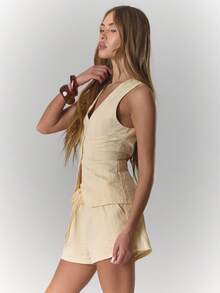 MUSERA 亚麻条纹细节纽扣背心上衣和短裤套装，适合约会之夜、春夏优雅婚礼宾客度假假日场合外出穿着 - 米色 - 查看 3