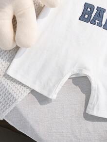 SHEIN 2件套男女宝宝牛仔标语刺绣短袖连体衣和牛仔遮阳帽套装，春夏男宝宝服装，套装，复活节 - 藍色 - 查看 7