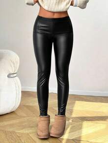 SHEIN PETITE 秋/夏新款简约优雅日常通勤休闲时尚百搭春夏百搭束腰拉链提臀黑色中腰PU皮绒修身裤，适合春夏、机场、教师、办公室等场合穿着。 - 黑色 - 查看 4