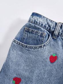 SHEIN MOD 大码女装休闲日常通勤情人节约会草莓印花水洗宽松阔腿牛仔裤春夏女装情人节嘉年华沙滩裤度假女装度假装夏季度假休闲女装大码女装阔腿牛仔裤，饰有可爱草莓刺绣高腰牛仔裤 - 藍色 - 查看 5