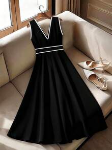 GlowEve CURVE Plus Size Summer Casual Elegant Contrast Trim Button Decor Dress - Black and White - View 2