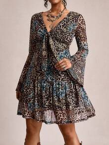 SHEIN LUNE 大码女式休闲佩斯利花纹拼接喇叭袖连衣裙，适合度假、沙滩、休闲穿着，波西米亚风，西式女装 - 彩色 - 查看 4