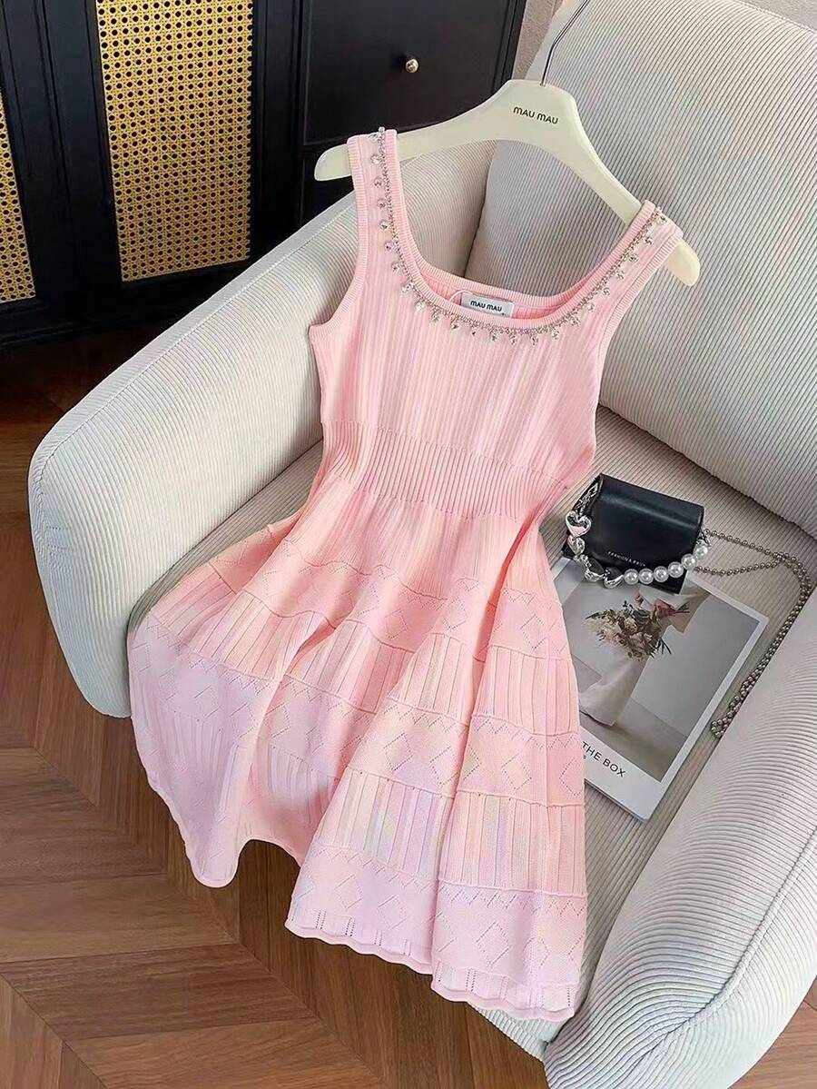 GlowEve 法式浪漫方领钻石装饰收腰A字粉色针织连衣裙，女士春夏款 - 粉色 - 查看 1