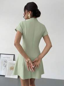 Aloruh Đầm ngắn dáng chữ A xếp ly màu trơn dành cho nữ, kiểu dáng công sở. - màu xanh lá - Xem 2