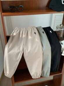 SHEIN 3件套男童休闲运动街头风可爱度假运动裤套装，黑色、卡其色、绿色，适合日常穿着、上学、外出、运动，春夏秋冬皆宜。 - 彩色 - 查看 3