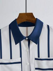 SHEIN قميص نسائي، طوق منقلب، أكمام طويلة، أمامي بأزرار، تصميم تلوين على الطوق والأساور والجسم والأكمام، قصة فضفاضة عادية، طراز أزياء للارتداء اليومي - أزرق بحري - مشاهدة 4