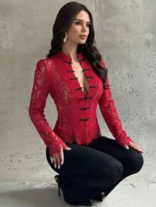 Firerie 女士蕾丝黑色纽扣腰长袖衬衫，复古宫廷风上衣，新款中国风衬衫，白色蕾丝长袖衬衫，半透明蕾丝上衣，春夏秋季穿着，优雅百搭，适合通勤、约会、派对、婚礼、毕业典礼、演出、音乐会、工作、返校、年会、女士生日等场合。 - 紅色 - 查看 3