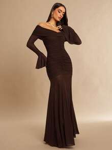 Silquee 女士露肩褶皱修身透视喇叭袖连衣裙，深紫色/深酒红色，适合情人节、圣诞节、约会之夜、派对、婚礼、鸡尾酒会、舞台表演等场合 - 咖啡棕 - 查看 1