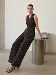 MOTF PREMIUM 条纹印花水钻细节翻领搭扣腰带无袖阔腿连体裤 - 銀色 - 查看 6