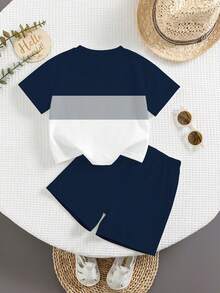 SHEIN 两件套经典时尚休闲男童圆领短袖T恤和短裤，春夏套装 - 彩色 - 查看 3