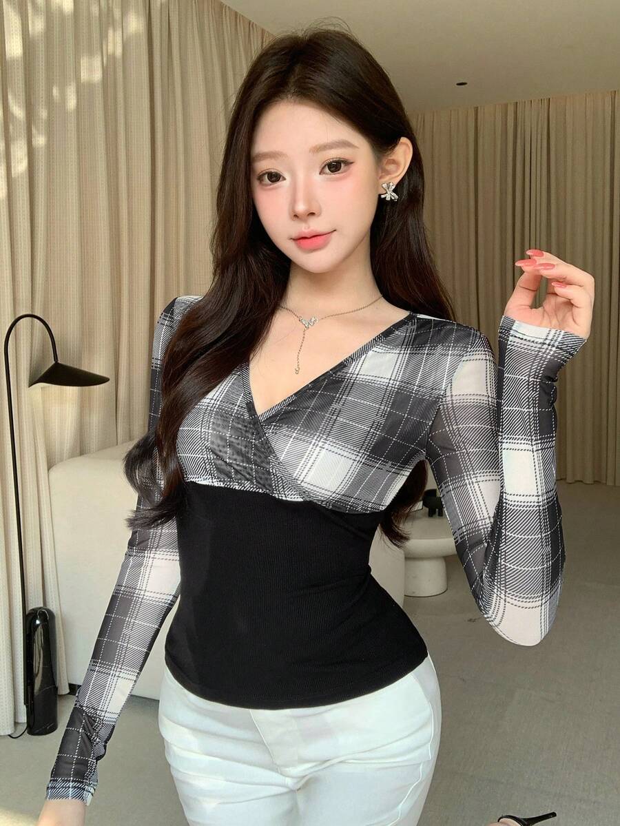 DAZY Women's Casual Plaid Patchwork Fitted T-Shirt, Spring/Autumn - Black - View 1