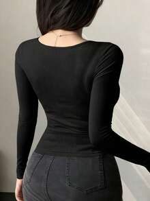 DAZY 女士V领扭结短袖修身露脐T恤 - 黑色 - 查看 2