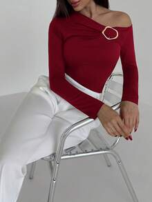 Aloruh 酒红色不对称领针织长袖T恤，女士休闲风格，扭结细节设计，红色不对称肩部上衣 - 酒紅色 - 查看 5