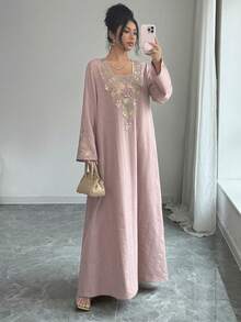 Yasmyna 女士方领长袖宽松提花亮片刺绣花卉贴花浪漫优雅阿拉伯风格连衣裙 - 粉色 - 查看 4