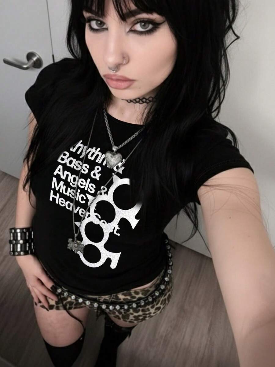 SHEIN 暗黑朋克街头风黄铜图案黑银节奏贝斯前卫Y2K短款T恤 - 黑色 - 查看 1