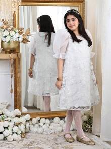 SHEIN 少女3D立体花朵圆领泡泡袖A字连衣裙，小公主裙，婚礼季礼服，花童礼服，白色连衣裙 - 白色 - 查看 6