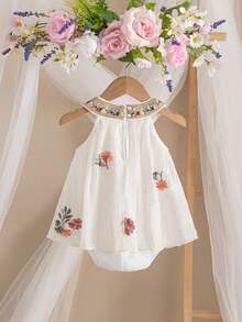 SHEIN 新生女宝宝优雅可爱刺绣缎带装饰宽松连体衣，象牙白 - 白色 - 查看 9