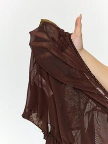 ROMWE Fairycore 仙女风蕾丝拼接荷叶边长袖修身女式上衣 - 棕色 - 查看 9