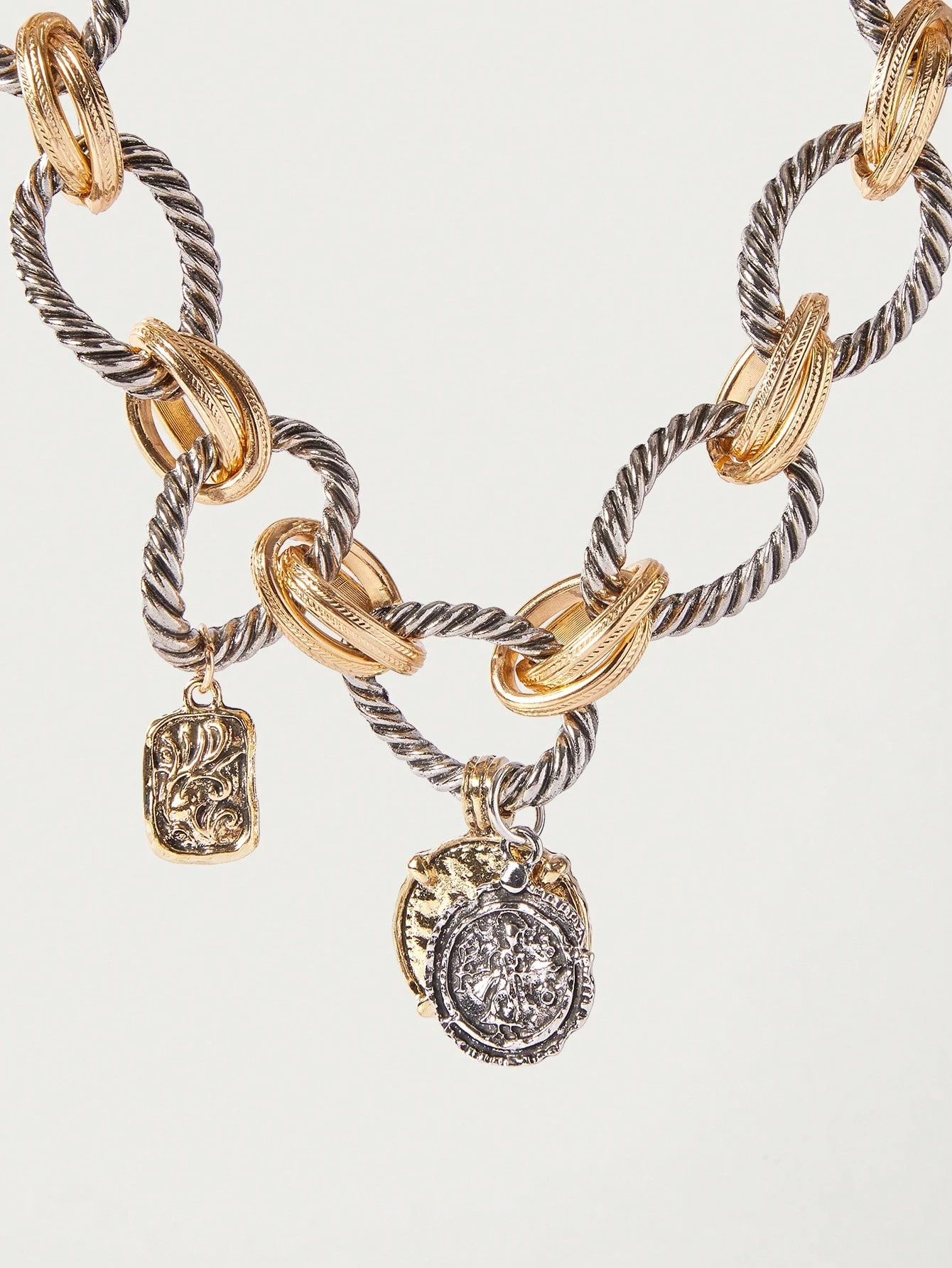 Glisma Collar de cadena personalizado, material de aleación, diseño de insignia para mujer, collar de moda, collar geométrico con patrón en O, casual para todo - Dorado - Ver 2