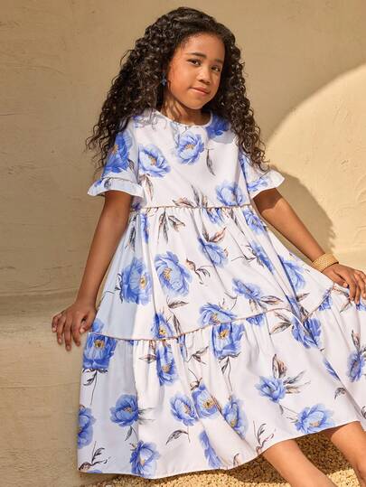 少女休闲碎花拼接圆领中袖连衣裙，碎花印花，适合春季外出穿着