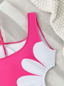 SHEIN 1pc Tween Girls Casual Side Hollow Design White Floral One-Piece Swimsuit - Hot Pink - View 5