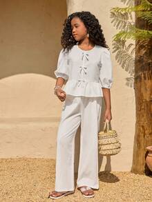 SHEIN Sparklyn 这款少女款T恤采用V领系带设计，领口松紧度可自由调节，打造休闲或精致造型。适合日常通勤、旅行等场合。 - 白色 - 查看 4