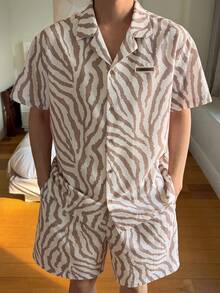 DAZY Áo sơ mi ngắn tay phối vải dệt họa tiết, kèm bộ đồ mặc nhà nam, mùa hè. - Nhiều màu - Xem 4