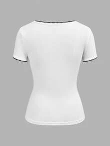 SHEIN EZwear 两件装女士T恤，撞色贝壳花刺绣，舒适休闲百搭，适合外出、街头风、机场穿搭，时尚别致，可搭配，春夏皆宜。 - 彩色 - 查看 10