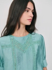 Nöista 短袖衬衫，正面饰有蕾丝细节和褶裥，泡泡袖，圆领设计。适合春季、夏季和复活节穿着。 - 綠色 - 查看 5