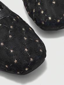 CUCCOO BIZCHIC 女士黑色网纱刺绣雏菊穆勒鞋 - 黑色 - 查看 8