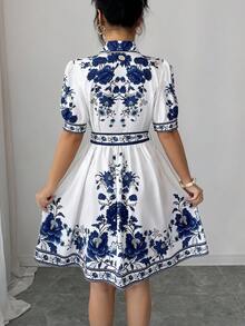 Rafferiza Bộ trang phục nghỉ mát lãng mạn, thanh lịch dành cho nữ, váy ngắn tay ngắn in hoa màu xanh trắng, eo thon, thích hợp cho mùa xuân/hè. - Nhiều màu - Xem 2