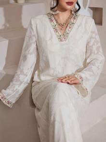 Al Najma V领花卉蕾丝边提花阿拉伯风格女式连衣裙 - 杏色 - 查看 7