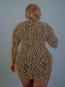 CurvyTilda 大码女装秋冬性感优雅派对胸部金属环装饰圆形镂空金色面料长袖连衣裙 - 金色 - 查看 5