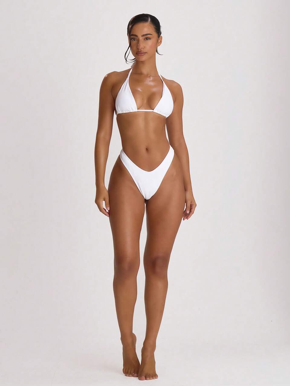 Haut de bikini triangle blanc à nouer autour du cou