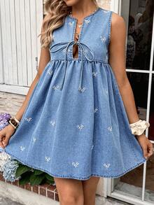 SHEIN 孕妇花卉刺绣前系带无袖性感牛仔连衣裙 - 藍色 - 查看 5