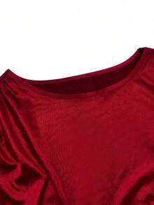 GlowEve 优雅休闲日常女式短袖T恤，法式酒红色缎面面料，弹力褶裥收腰设计，精致珍珠纽扣，适合春夏穿着 - 酒紅色 - 查看 5