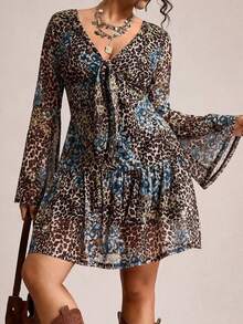 SHEIN LUNE 大码女式休闲佩斯利花纹拼接喇叭袖连衣裙，适合度假、沙滩、休闲穿着，波西米亚风，西式女装 - 彩色 - 查看 3