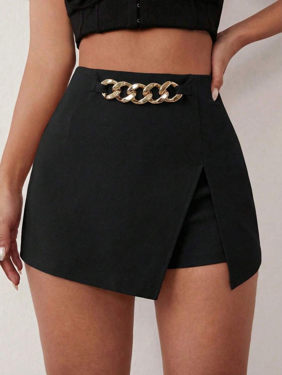 SHEIN SXY Váy ngắn nữ màu trơn, có dây xích kim loại trang trí eo và xẻ tà bên hông. - màu đen - Xem 1