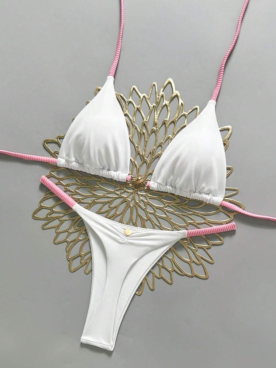 Swim Mod 女士新款V领金属装饰纯色露背挂脖三角比基尼套装，性感丁字泳衣，春夏系带比基尼套装，三角比基尼，钢圈比基尼，钢圈泳衣，贝壳比基尼 - 白色 - 查看 1