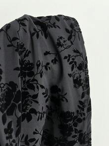 Elamini 女士极简黑色花卉植绒深V领修身迷你连衣裙，春夏款 - 黑色 - 查看 6